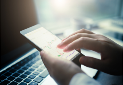 家電巨頭跨界逐夢 美的能否在智能手機領域分得一杯羹？